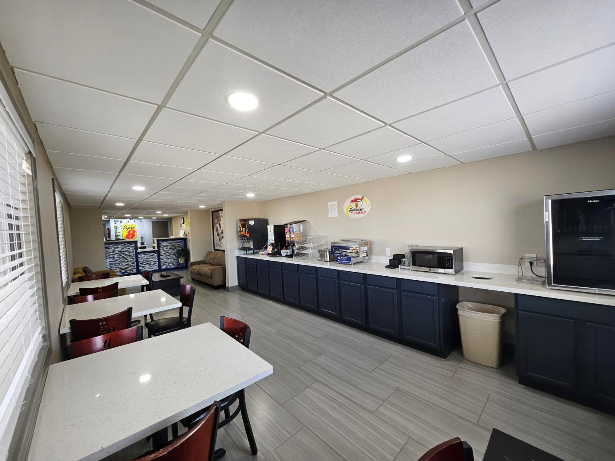 Super 8 By Wyndham Buffalo Exterior foto