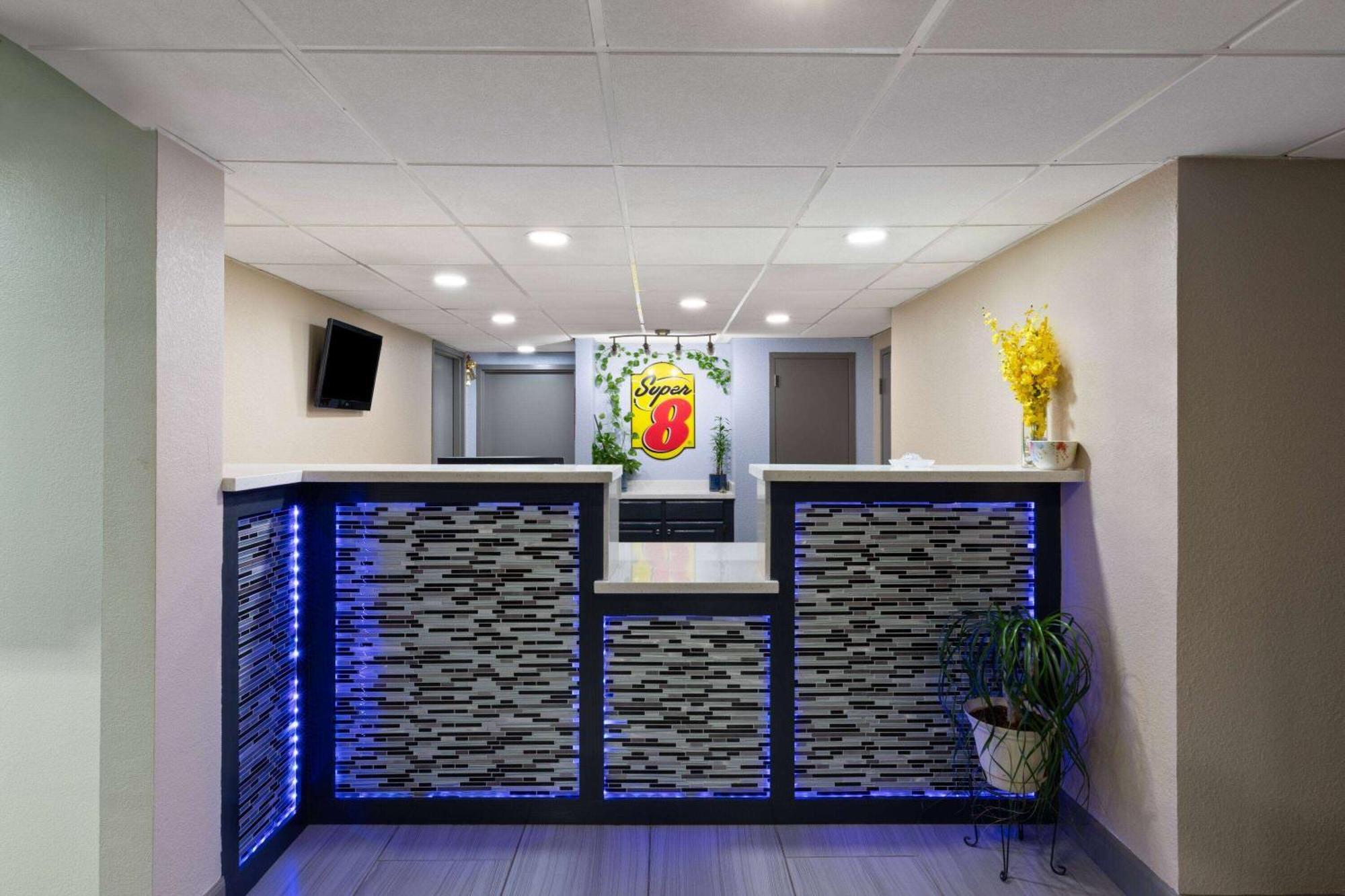 Super 8 By Wyndham Buffalo Exterior foto